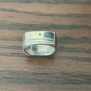 Elegant Silver Band Ring